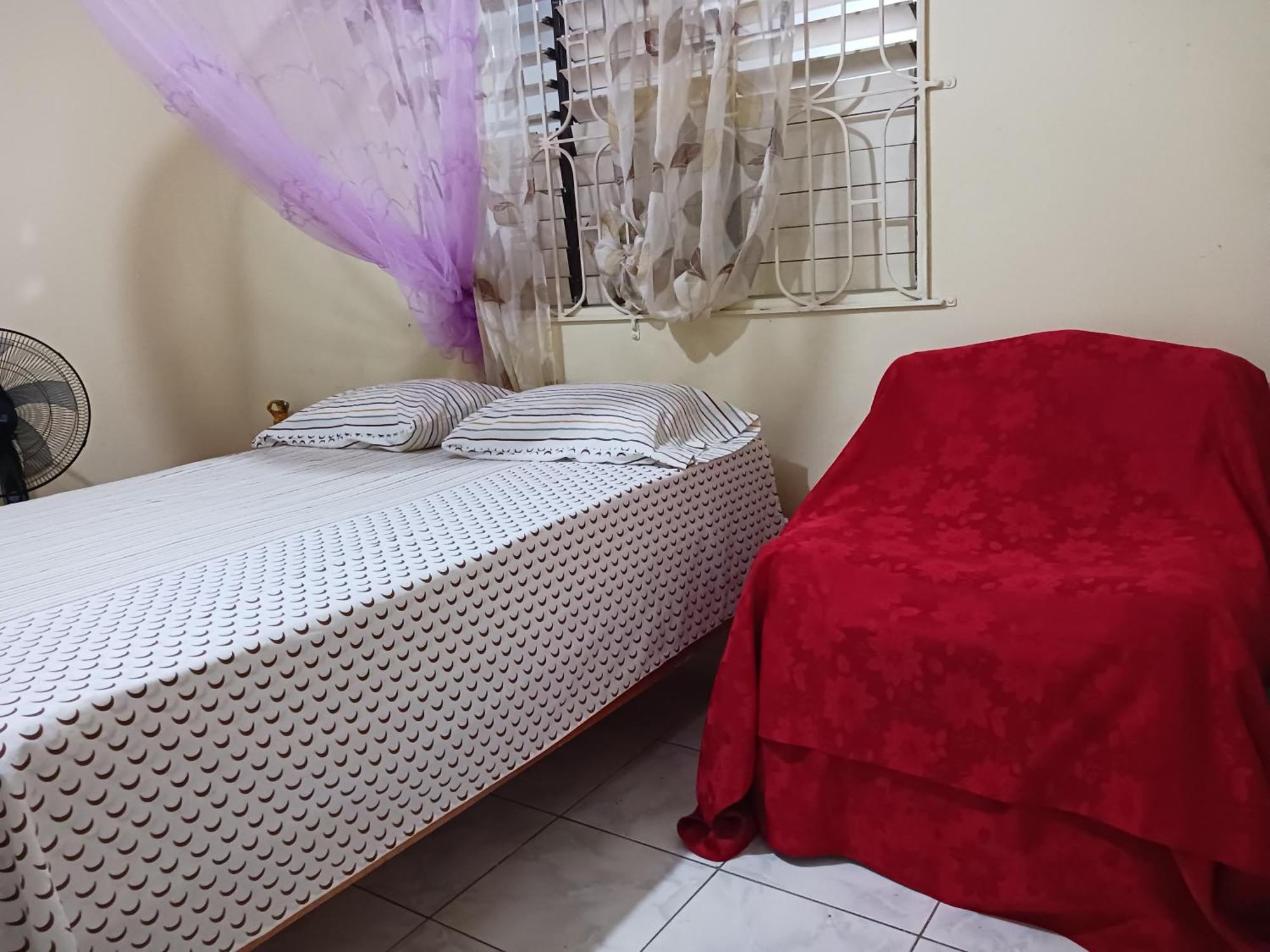 Tina'S Guest House Ocho Rios Eksteriør billede