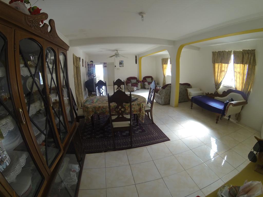 Tina'S Guest House Ocho Rios Eksteriør billede