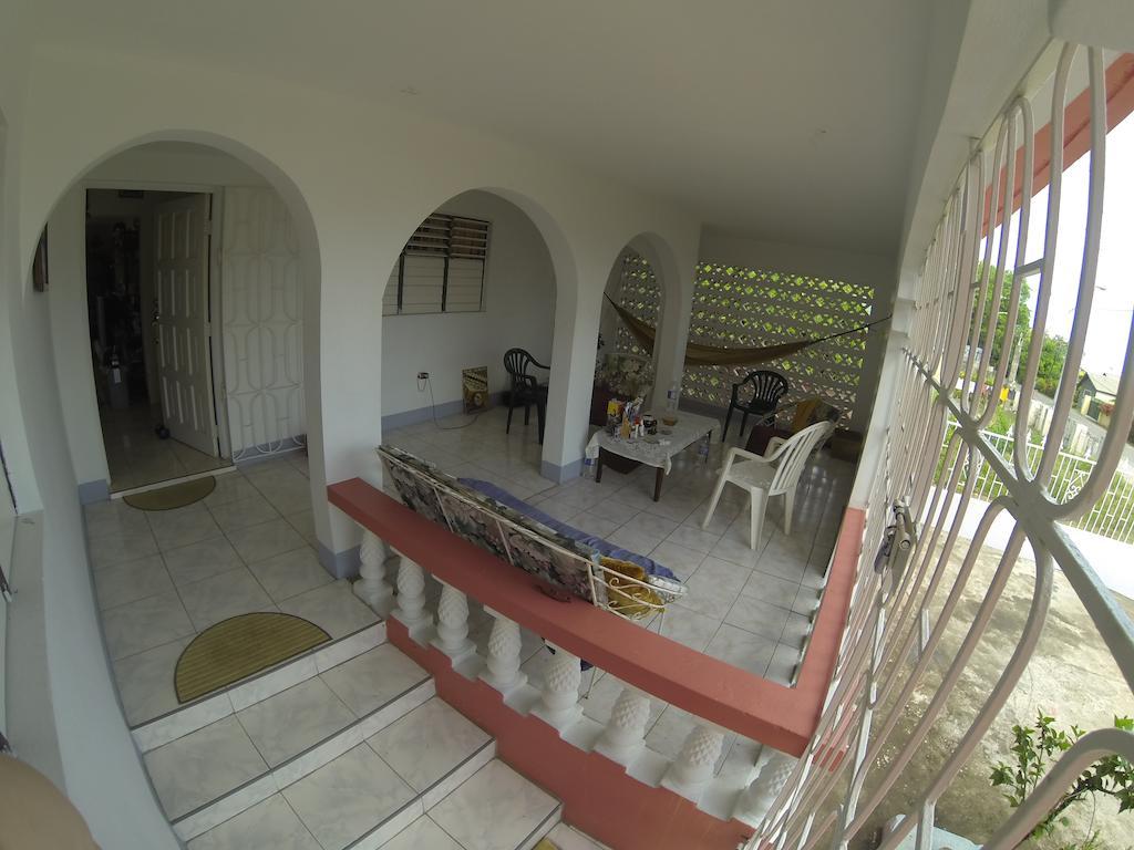 Tina'S Guest House Ocho Rios Værelse billede